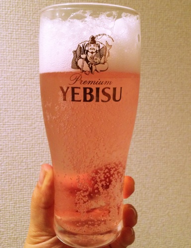 ホップ香るピンクのビアカクテル 夏に向けて 爽やかなビール系飲料が美味しい その1 ビール