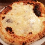 「ナポリマニア」渋谷 宮益坂上 パリパリのピザが絶品の隠れ家的レストラン